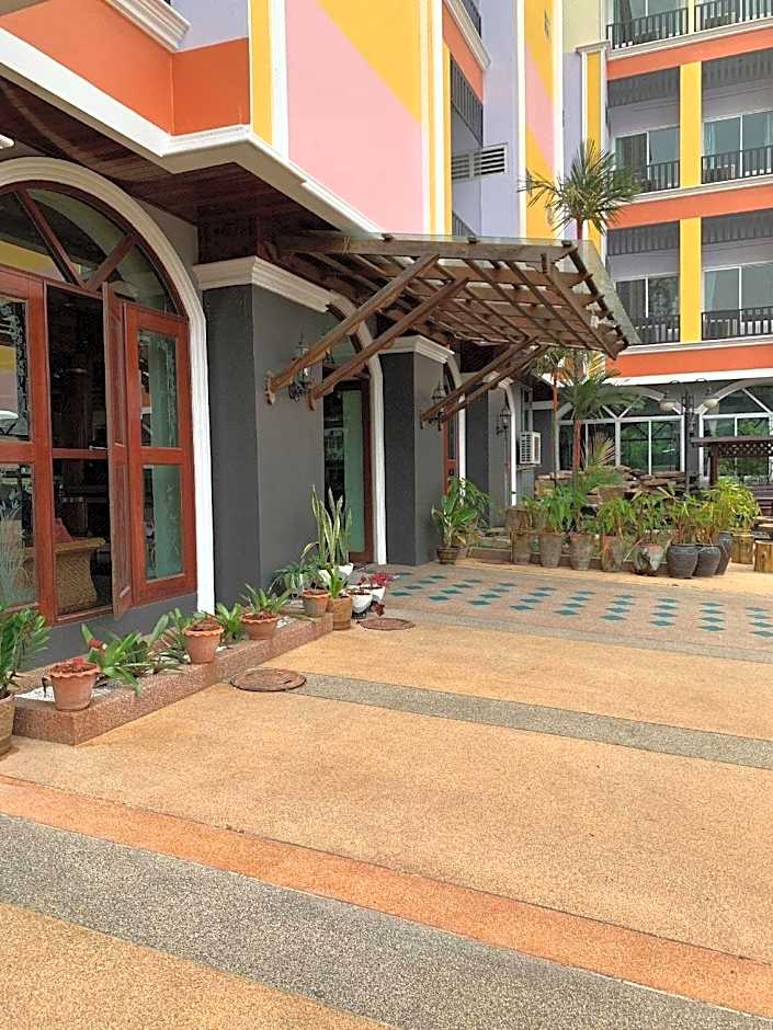 Dee Prom Hotel