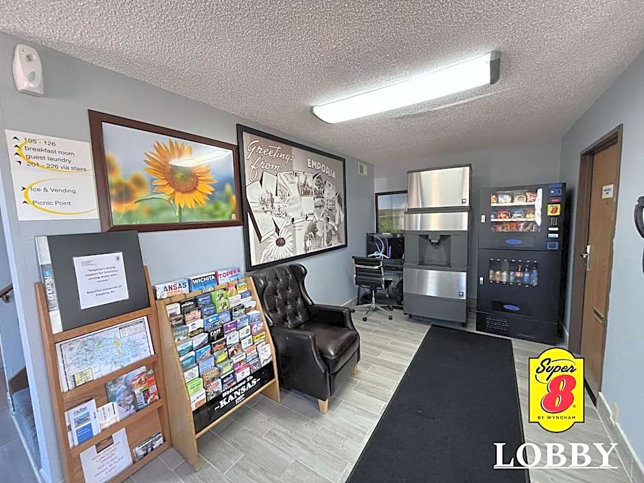 Super 8 by Wyndham Emporia