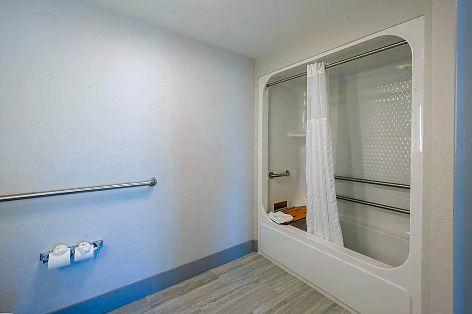 CANDLEWOOD SUITES PANAMA CITY BEACH SOUTHEAST by IHG
