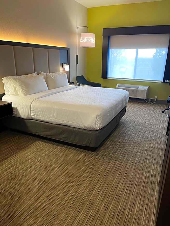 Holiday Inn Express Hotel & Suites Las Vegas By IHG
