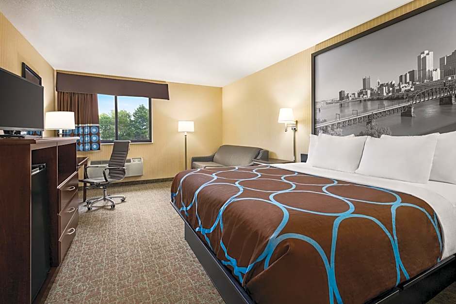 Super 8 by Wyndham Grove City