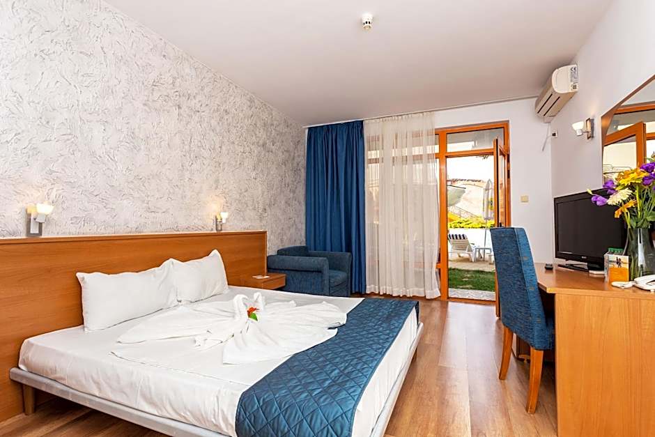 Complex Sunrise by HMG - All Inclusive