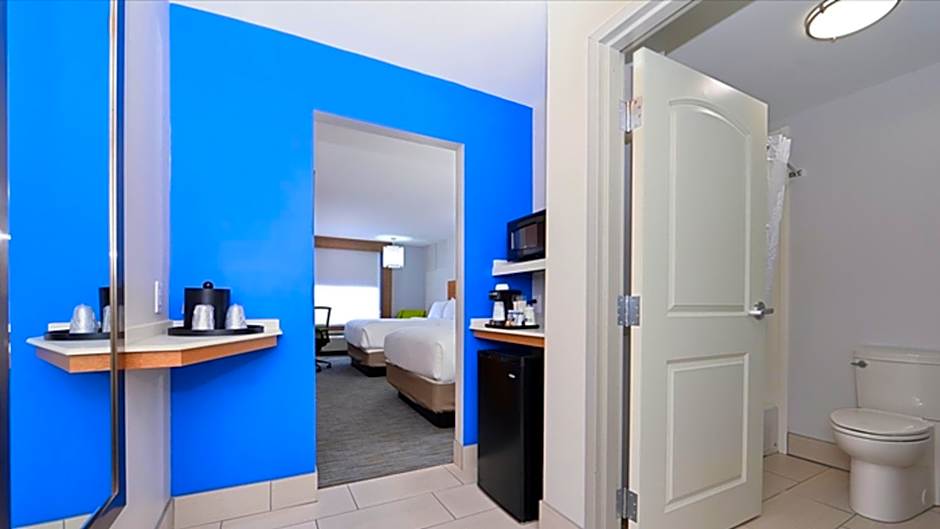 Holiday Inn Express & Suites Lexington Midtown By IHG