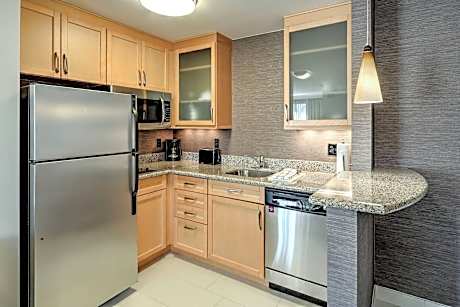 Studio, 1 King Bed with Sofa bed (1 King Bed and 1 Double Sofa Bed)