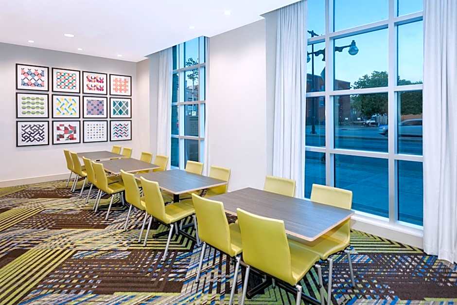 Holiday Inn Express & Suites Downtown Ottawa East by IHG