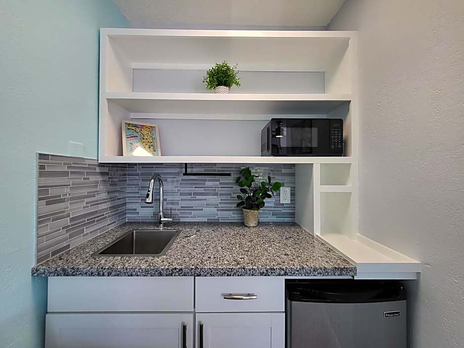 Barefoot Mailman Motel