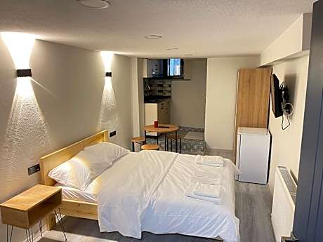 Economy Double Room - Basement