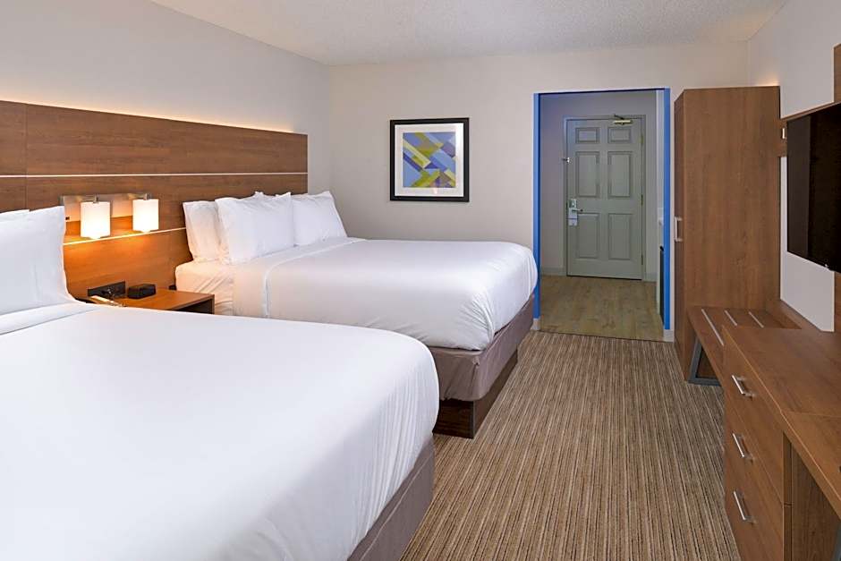 Holiday Inn Express & Suites Omaha - 120th and Maple By IHG