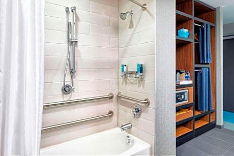Queen Room with Two Queen Beds and Adapted Tub - Mobility and Hearing Accessible