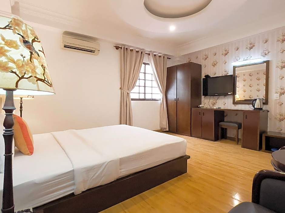 Little Brick Saigon Hotel