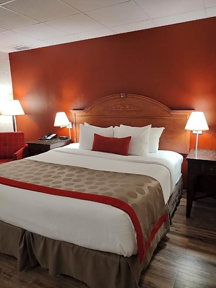 Albert Lea Inn and Suites
