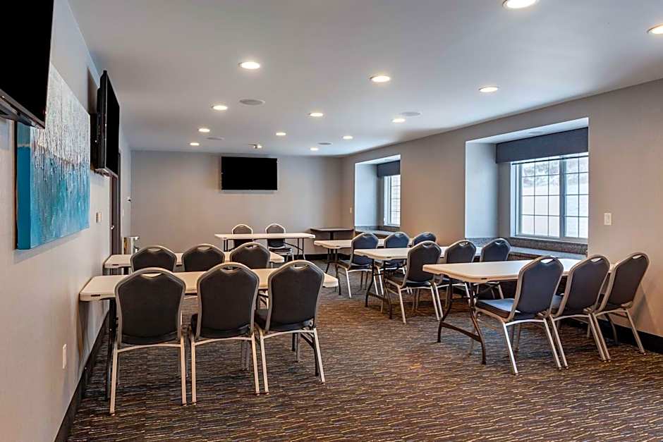 Best Western Plus Woodstock Inn & Suites