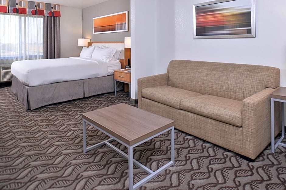 Holiday Inn Express Hotel & Suites Lonoke I-40 By IHG