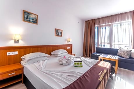 Double or Twin Room with Balcony - Free Aquapark Access