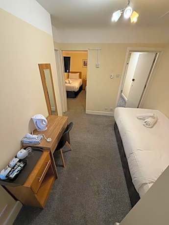 Basic Triple Room