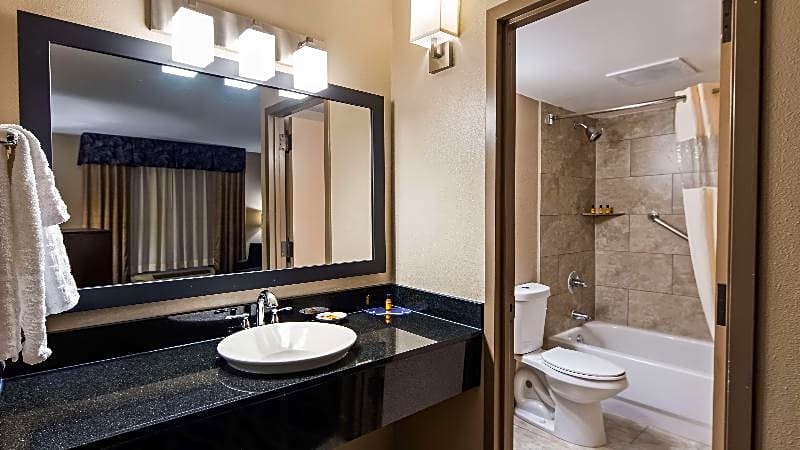 IBAN Dallas Park Central Hotel, Trademark by Wyndham