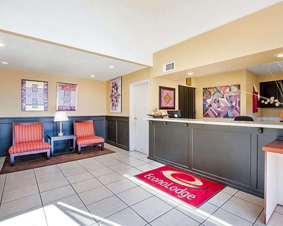 Econo Lodge Inn & Suites Lodi