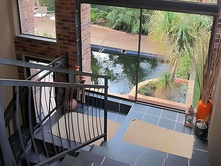 24OnVrey 3 Star Guest House