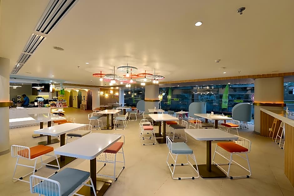 POP! Hotel Solo