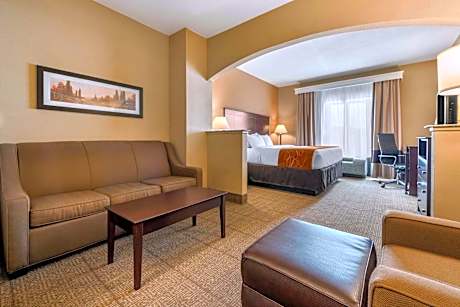 King Suite - Non-Smoking