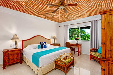 Apartment with Lake View