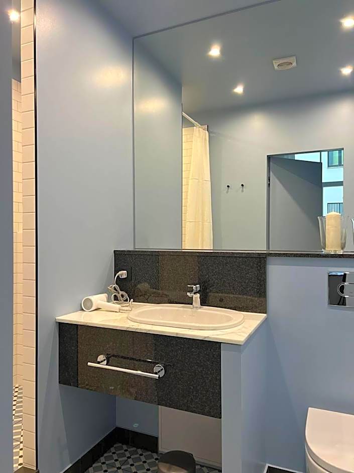 MIRO Rooms Skolas - quiet chic, free parking, self check-in