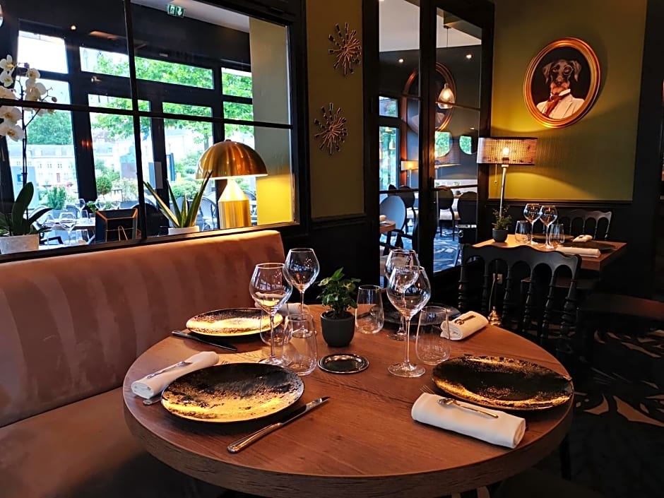 Le Boeuf Couronné - Hôtel & Restaurant Chartres- Logis Hotels