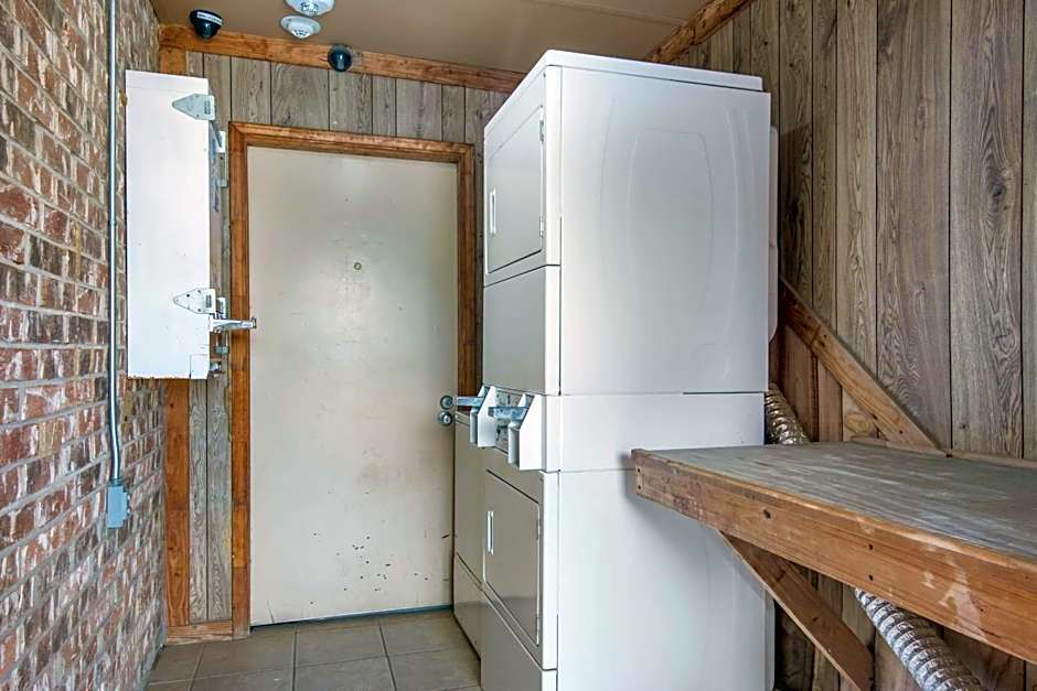 Motel 6-Marshall, TX