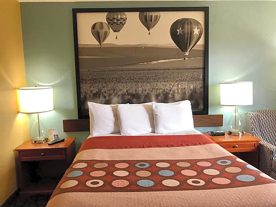 Super 8 by Wyndham Union Gap Yakima Area