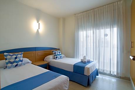 APARTMENT CAPACITY 6 TWO BEDROOMS