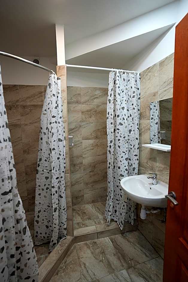 Center Hostel and Guest House