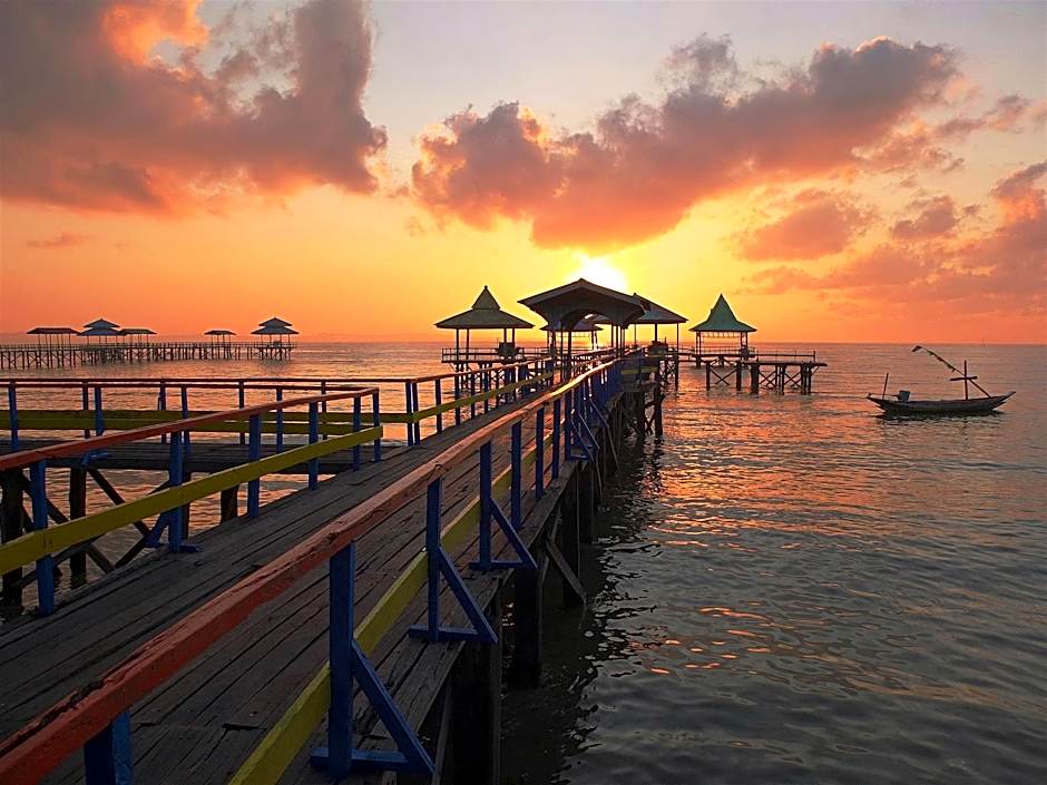 Hotel Santika Pandegiling Surabaya