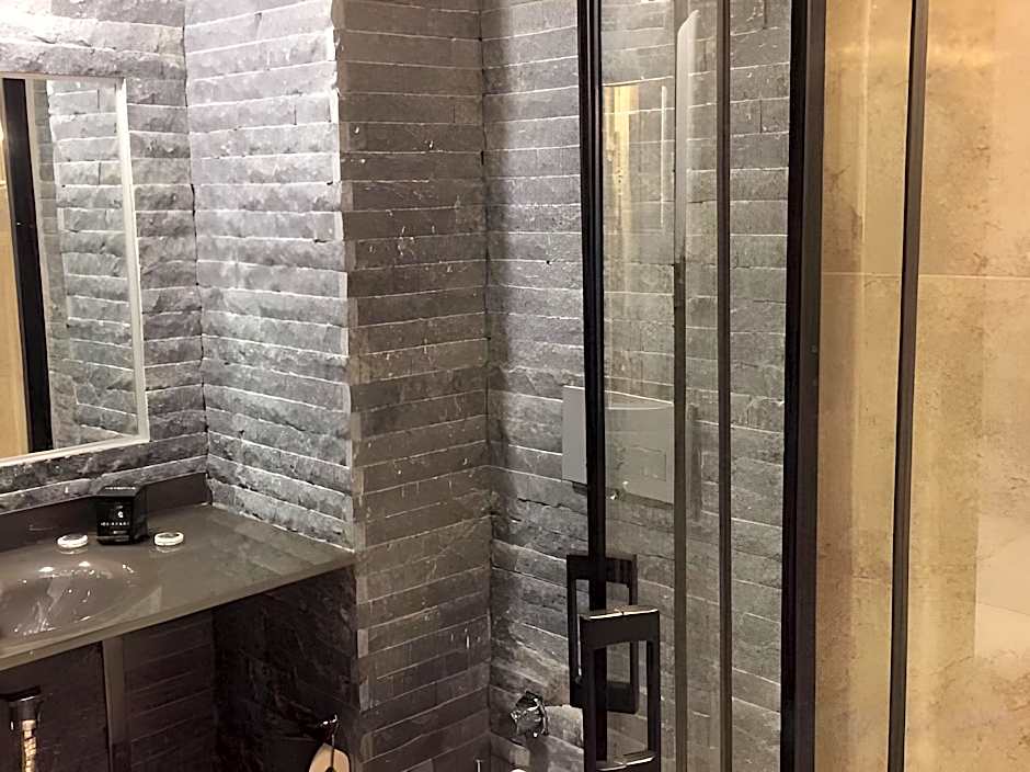 Weingart Seaside Hotel