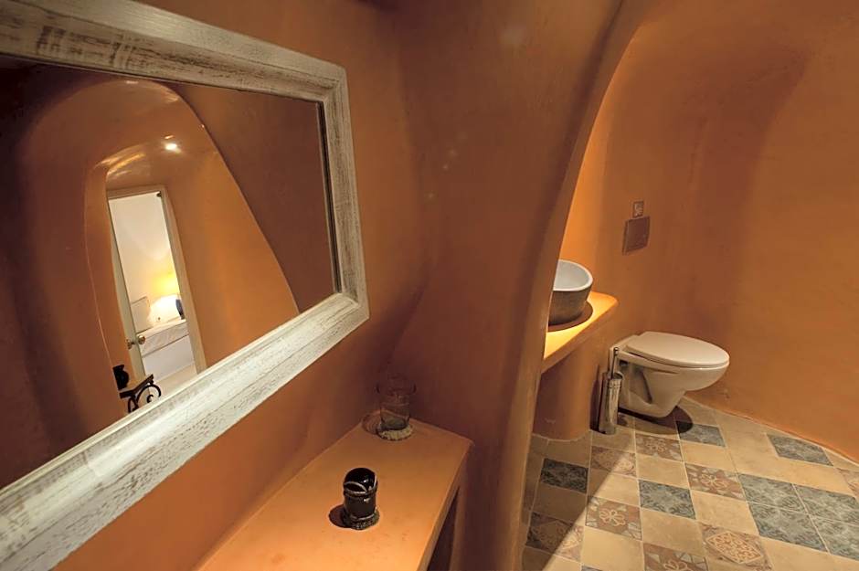 Heliophos Boutique Caves