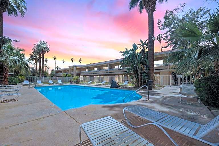 Sol Springs Inn