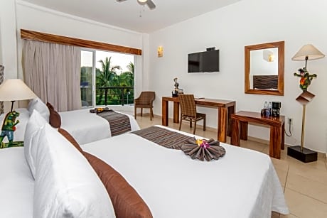 Standard Double Room with Partial Sea View and Balcony