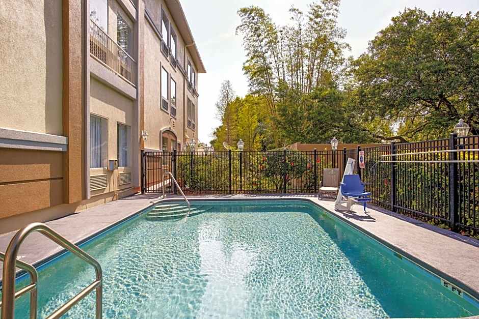La Quinta Inn & Suites by Wyndham Tampa South