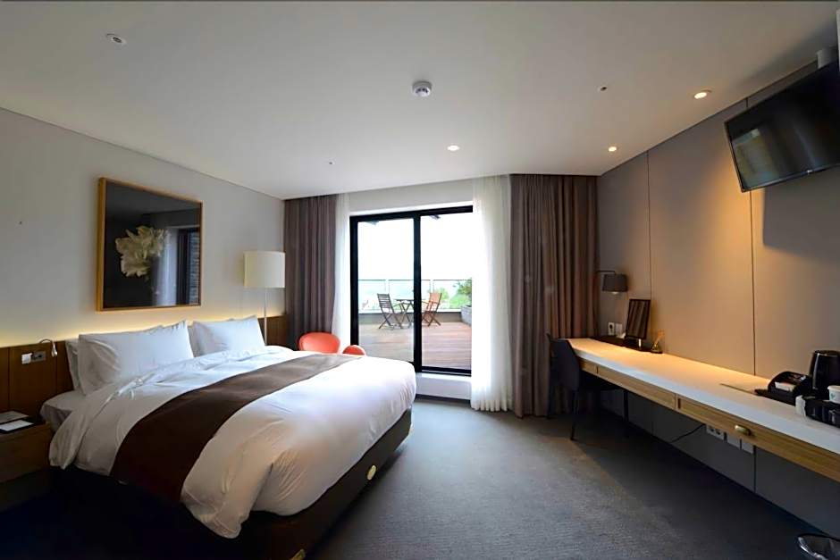 Eden Paradise Hotel
