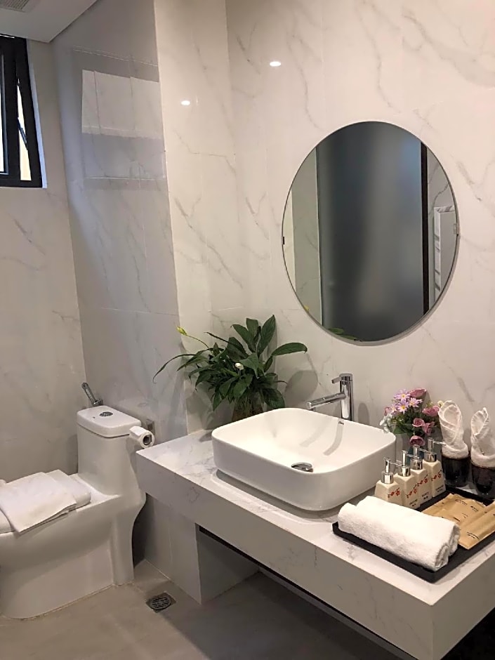 Lynn Times Thanh Thuy