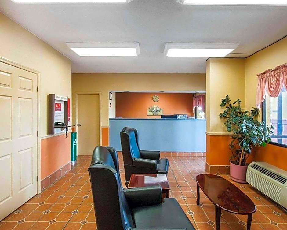 Econo Lodge Inn & Suites Tuscaloosa I-20