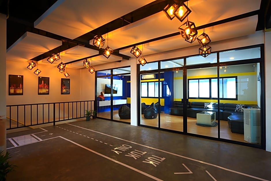 Tuk Tuk Hostel by ZUZU