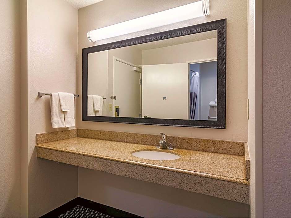 Wingate by Wyndham Brunswick GA / I-95