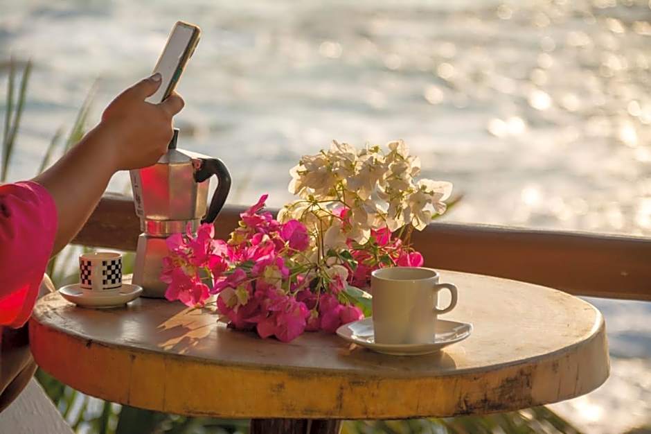 Hotel Luz de Mar ' right on the beach