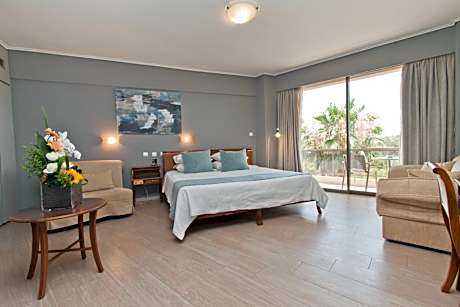 Junior Suite (2 Adults)