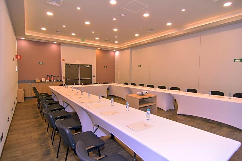 City Express Plus by Marriott Medellín Colombia