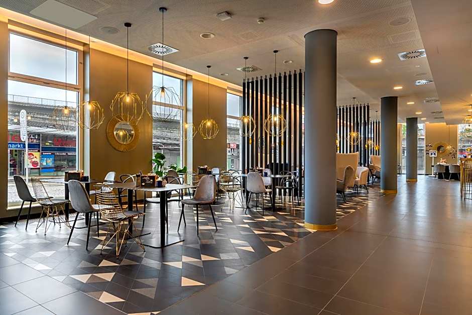 Holiday Inn - the niu, Ridge Halle Central Station By IHG