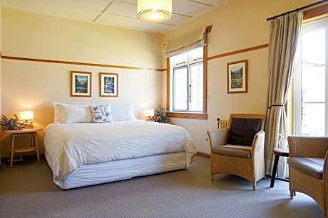 Superior Double or Twin Room with Mountain View