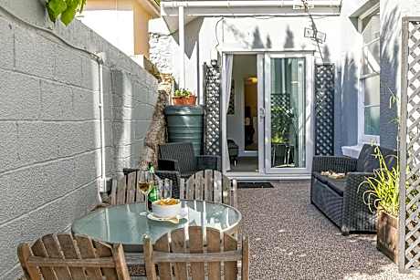 One-Bedroom Apartment - Ground Floor