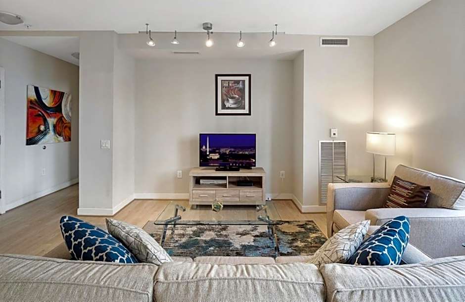 Global Luxury Suites at The White House