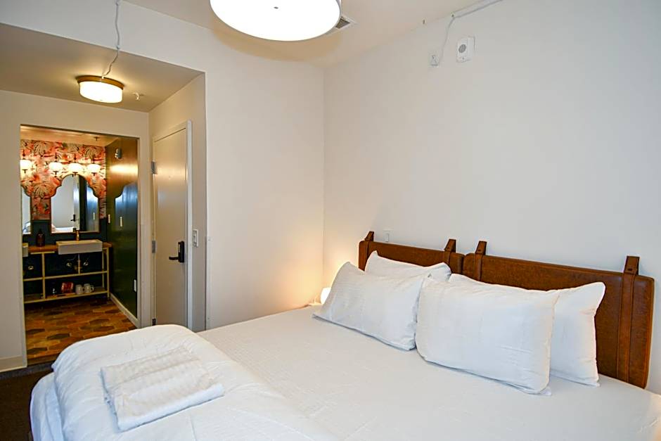 Photo 1 of 7 of 1 King Bed, Partial View, Annex Building